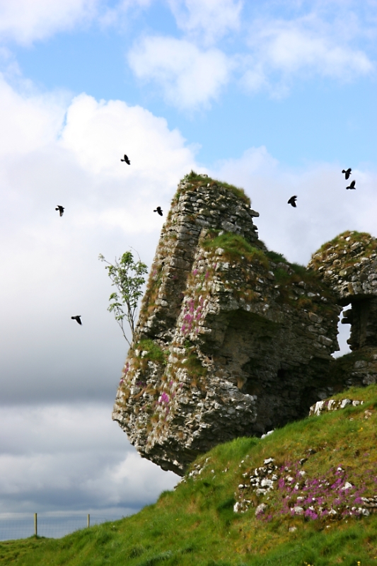 Ancient castle Ireland 1.jpg